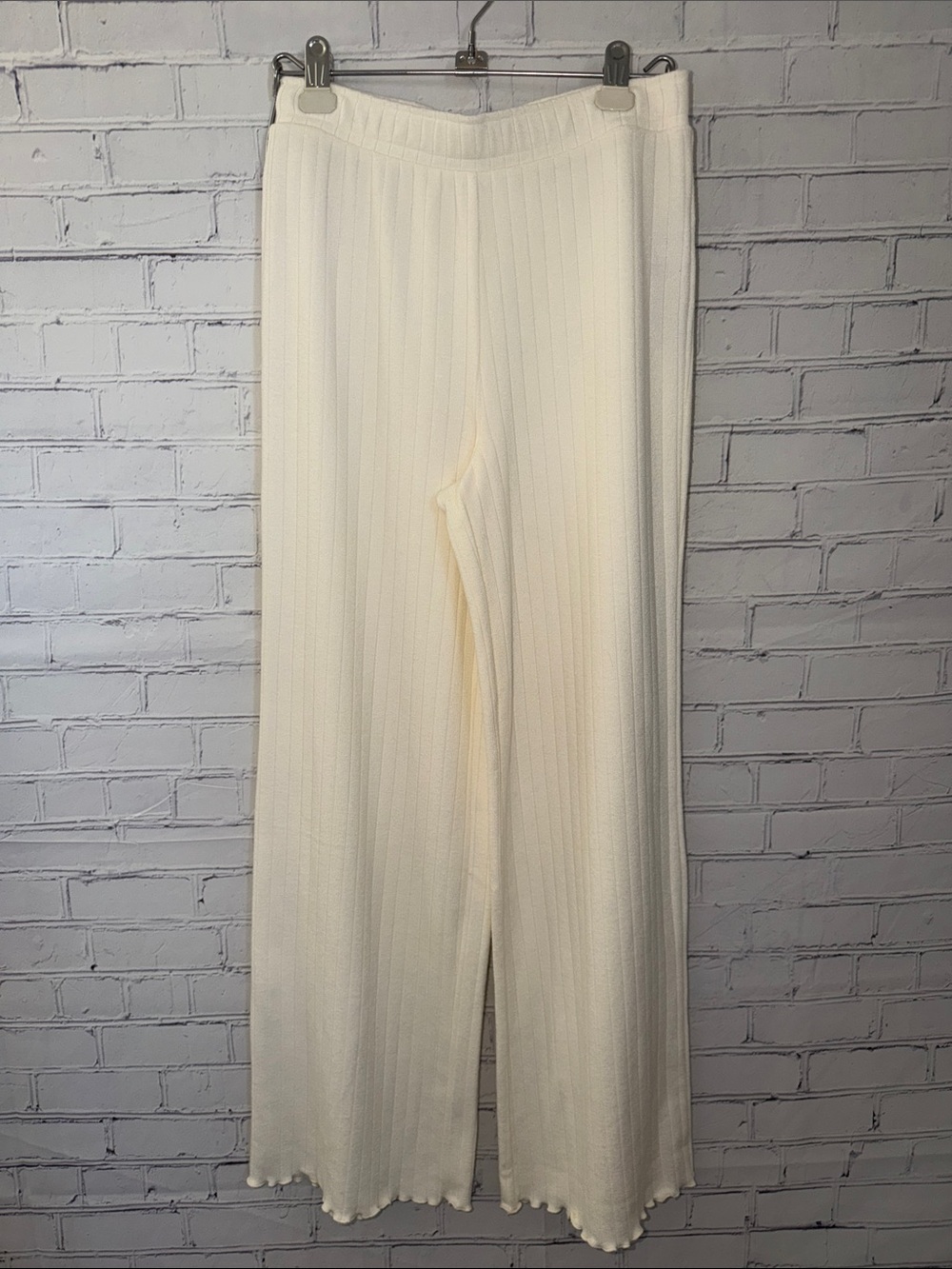 NWOT Roxy Cream Ribbed Knit Wide-Leg Pants. Medium - Picture 1 of 4